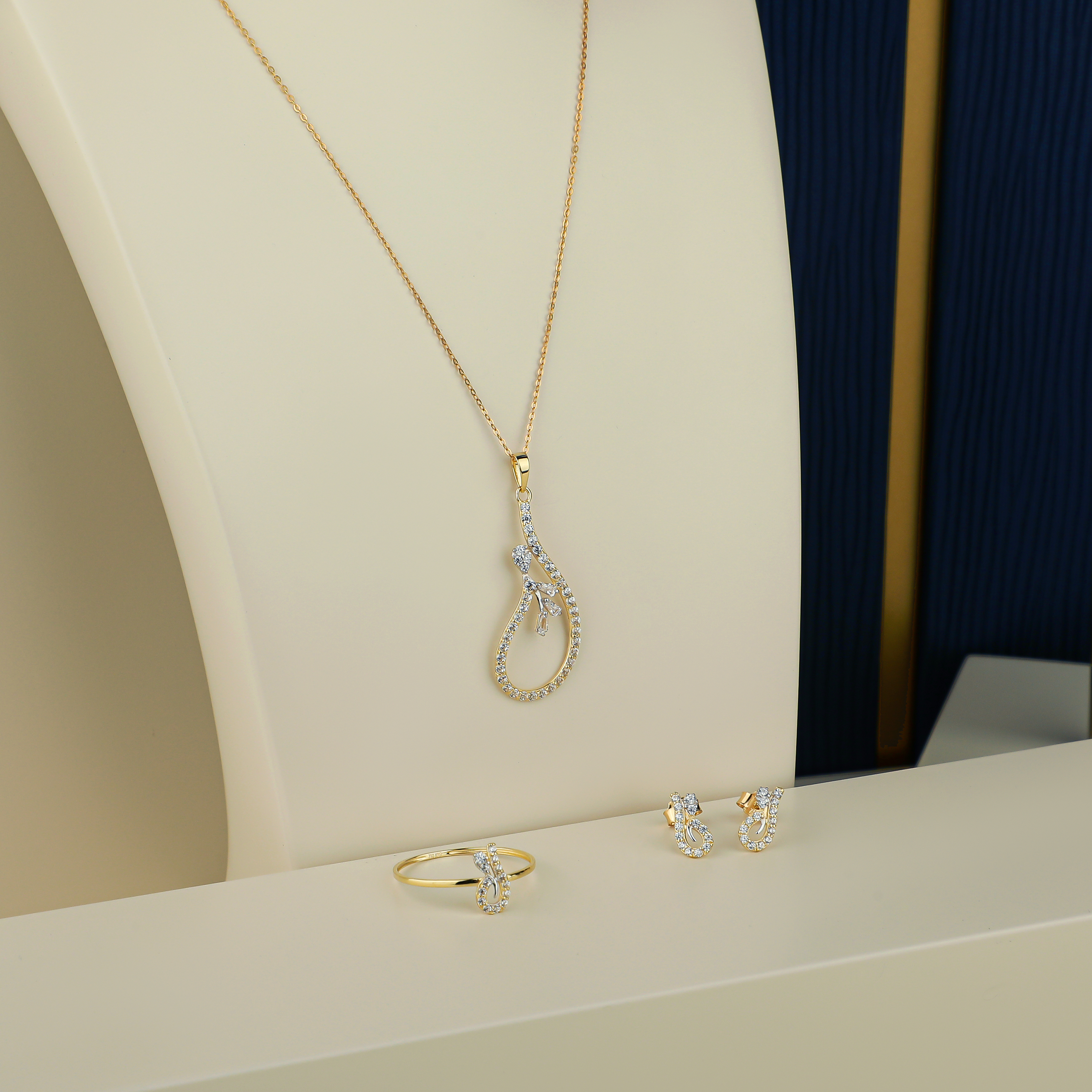 18 karat gold set, Turkish made - (H-0578)